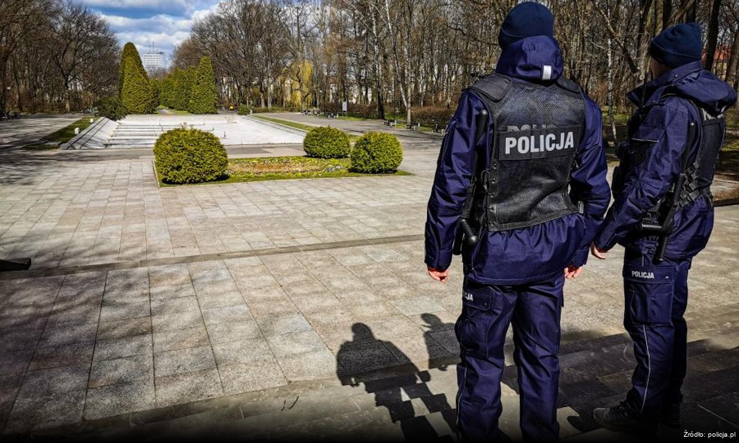 Zatrzymanie nietrzeźwego kierowcy przez policjantów w Kobiernicach