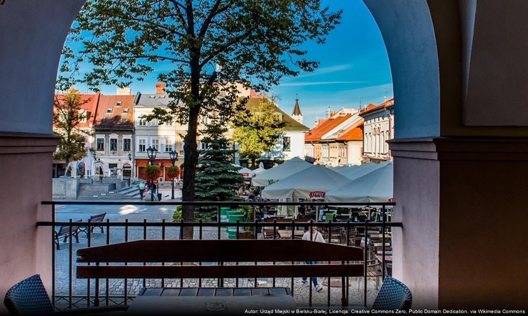 Spotkanie teatralne poświęcone przyjaźni Szymborskiej i Herberta w Książnicy Beskidzkiej